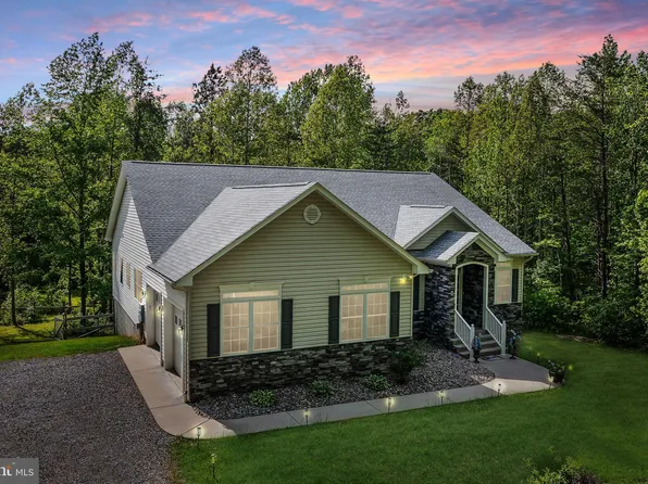 107 Shady Creek Ln, Fredericksburg, VA 22406