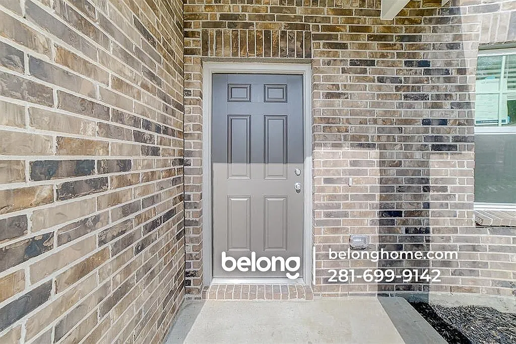 4 bed, 2.5 bath, 2092 sqft, $2,095 — Photo 4