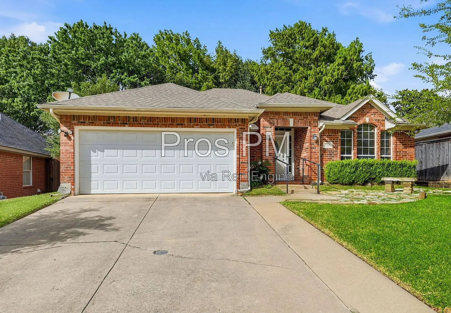 4 bed, 2.0 bath, 2302 sqft, $2,499 — Photo 1