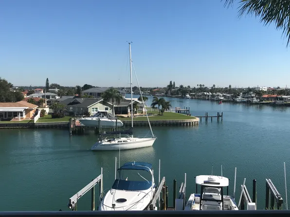 11605 3rd St E, Treasure Island, FL