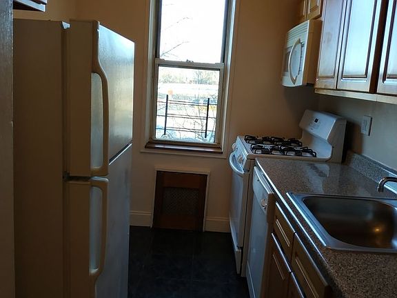 2nd image of 135-10 Grand Central Pkwy #201