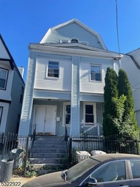 1st image of 64 Hinsdale Pl