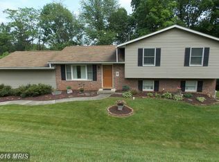 10 Ridge View Dr, Westminster, MD 21157