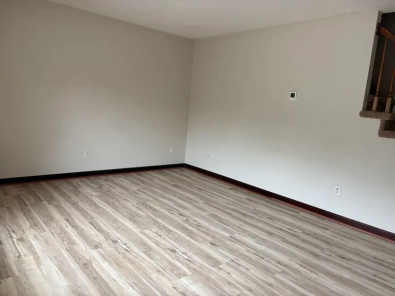160 Hendrix Dr — Photo 6