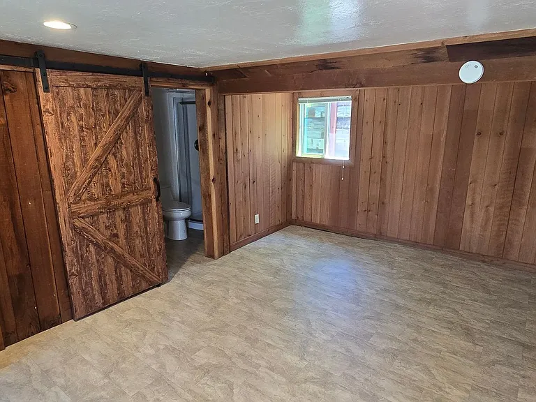 105 Watertrough Rd #A — Photo 16