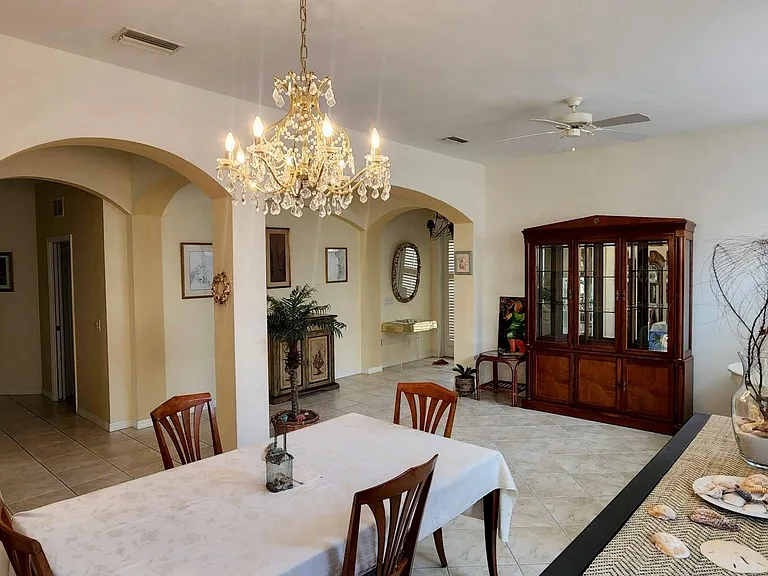 1357 Thornapple Dr — Photo 45