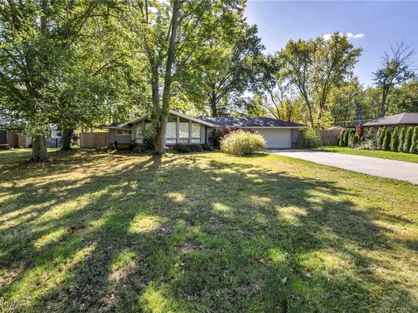 12721 Patricia Dr, North Royalton, OH 44133