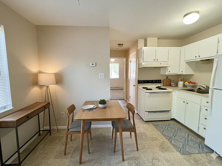 2924 N Arcadia Street — Photo 2