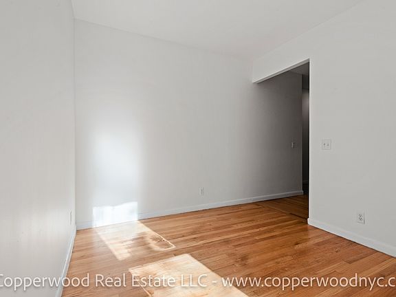4th image of 402 E 78th St APT 20
