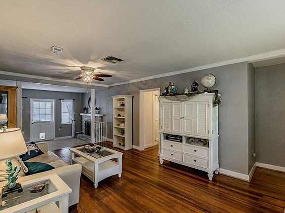 3rd image of 532 Skyview Ave
