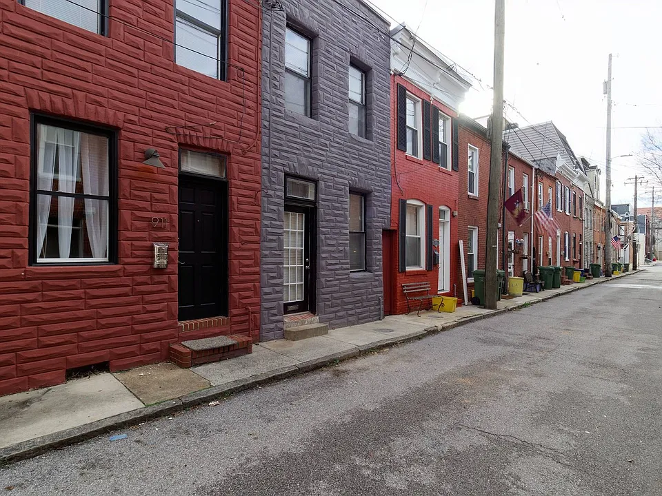 911 S Belnord Ave
