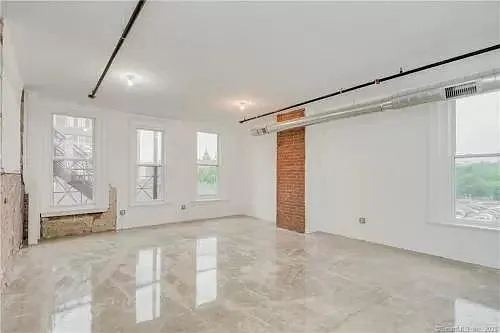 289 Asylum St — Photo 2