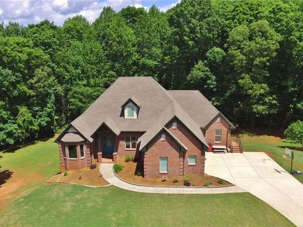 454 Primrose Ln, Pendergrass, GA 30567
