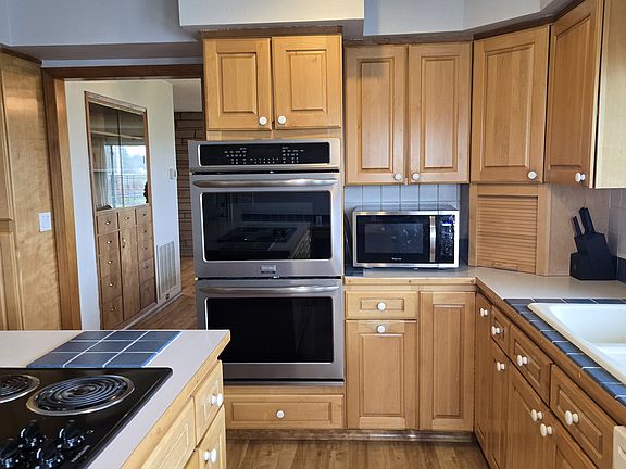 5th image of 112 Plomondon Rd