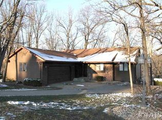 3318 S Hilton Ln, Peoria, IL 61607