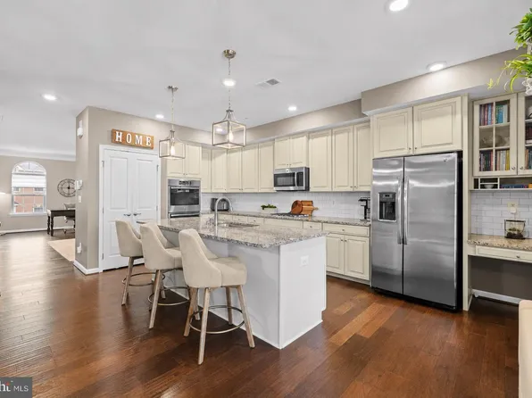 42230 Piebald Sq, Aldie, VA 20105
