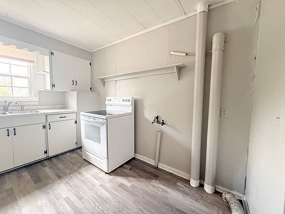 5th image of 104 Greenlawn Dr #2