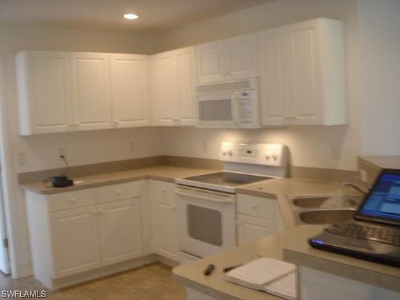 4th image of 2211 SE 11th St
