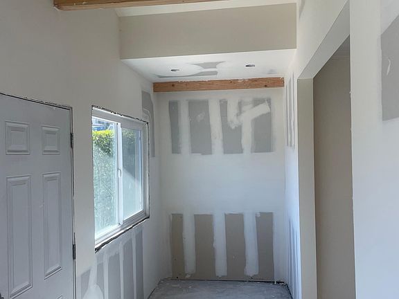 5th image of 684 W 21st St APT A