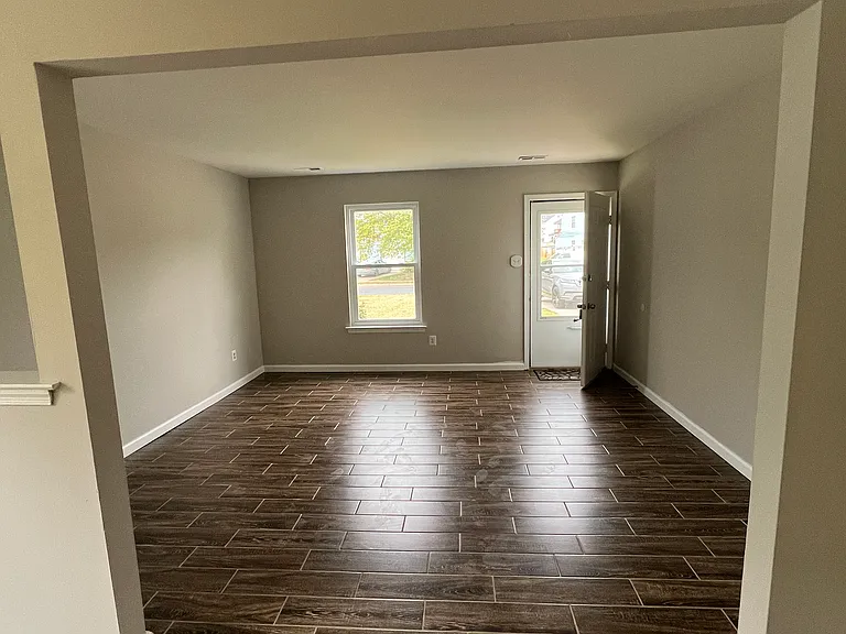 16 Maynard Dr #A — Photo 3