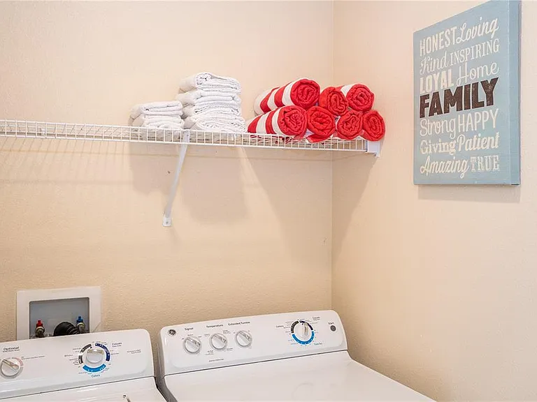 4908 Clock Tower Dr — Photo 46
