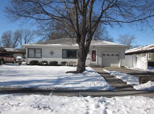 916 12th St, Nevada, IA 50201