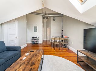 98 Elm St #PENTHOUSE 3, Somerville, MA 02144