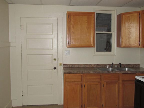 3rd image of 714 W Court Ave