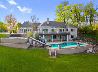 2601 Lost Dauphin Rd, De Pere, WI 54115