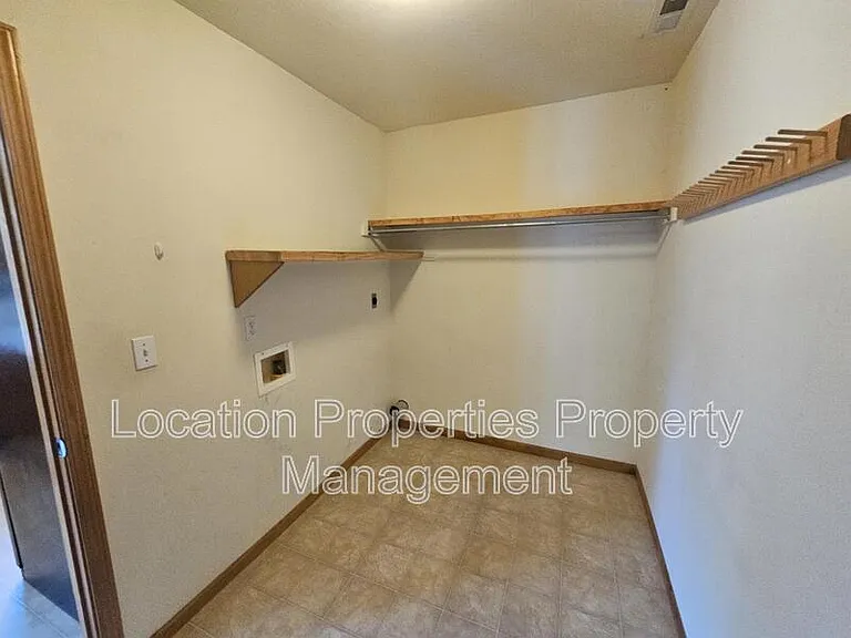4104 Saddlehorn Dr — Photo 23