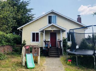 962 S 8th St, Coos Bay, OR 97420
