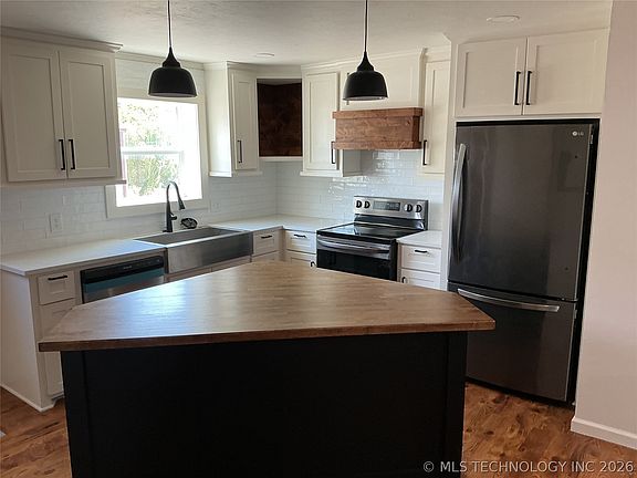 2nd image of 8959 Birch St