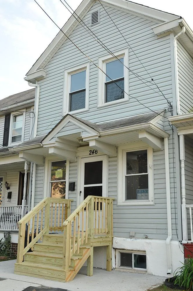 246 Jackson St photo 1