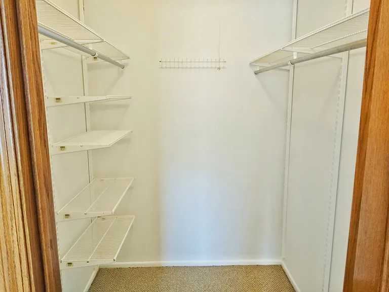 220 Oak Knoll Ct #B2 — Photo 21