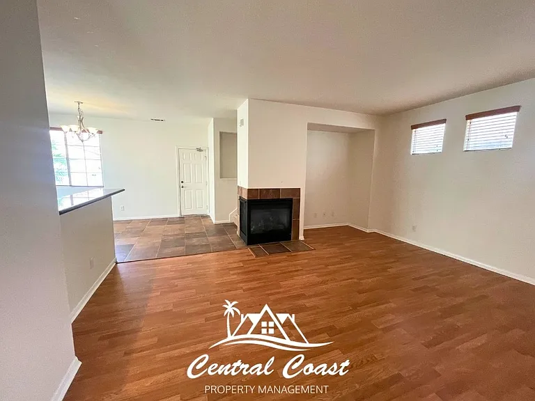 Cordoban Ln — Photo 2