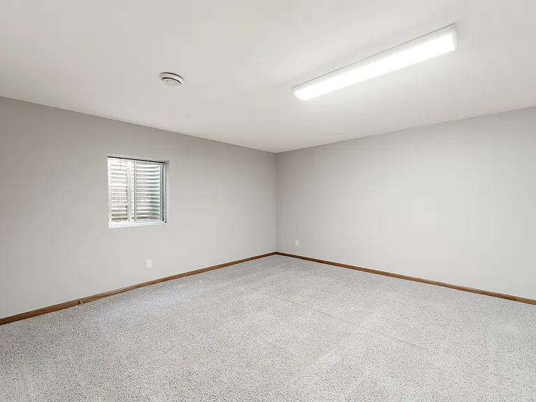 1477 Stonefield Dr — Photo 12
