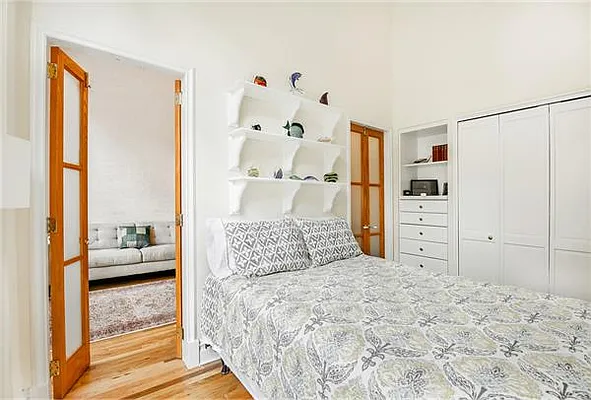 Sold by Bank Neary | media 15