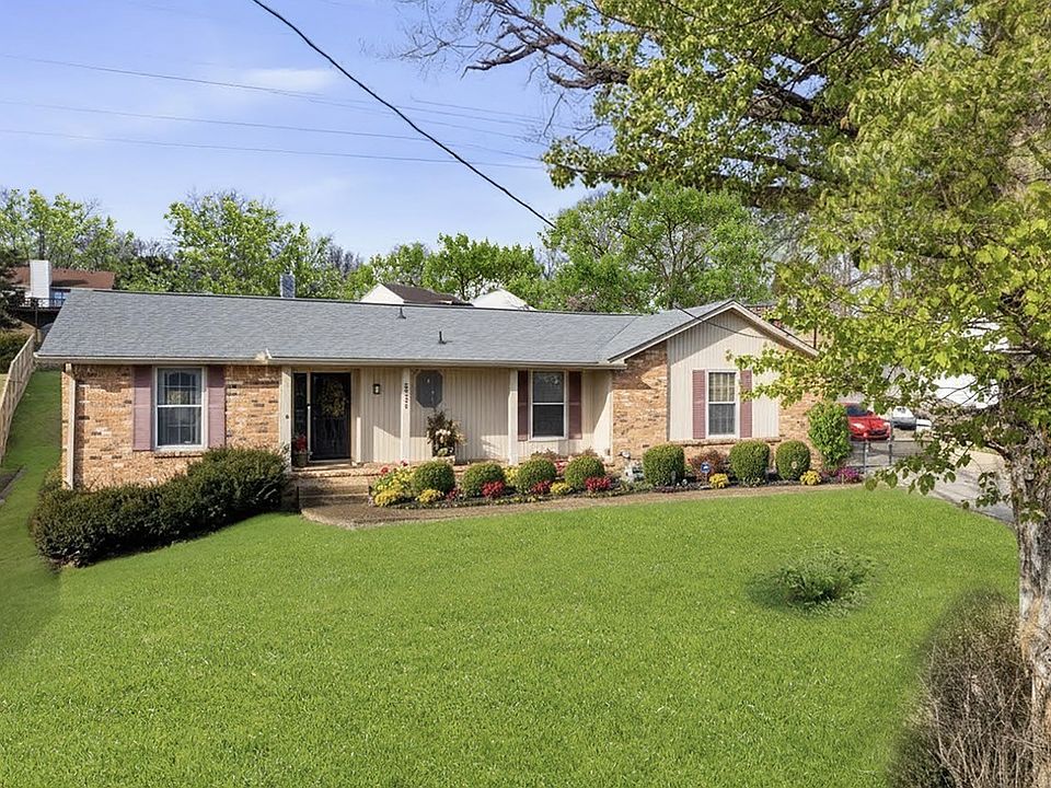 1st image of 2931 Walnut Crest Dr