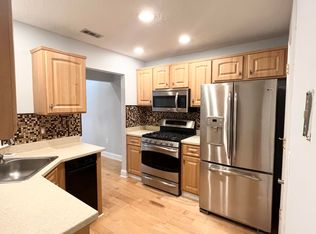 356 Sunshine Ct, Englishtown, NJ 07726