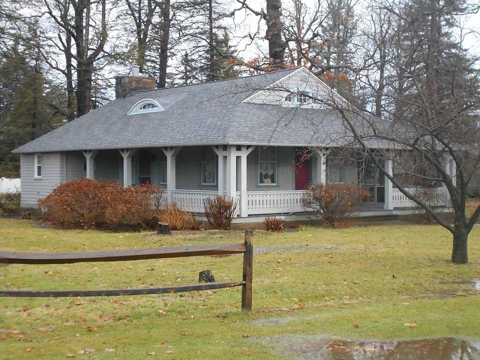 1st image of 150 Grove Dr