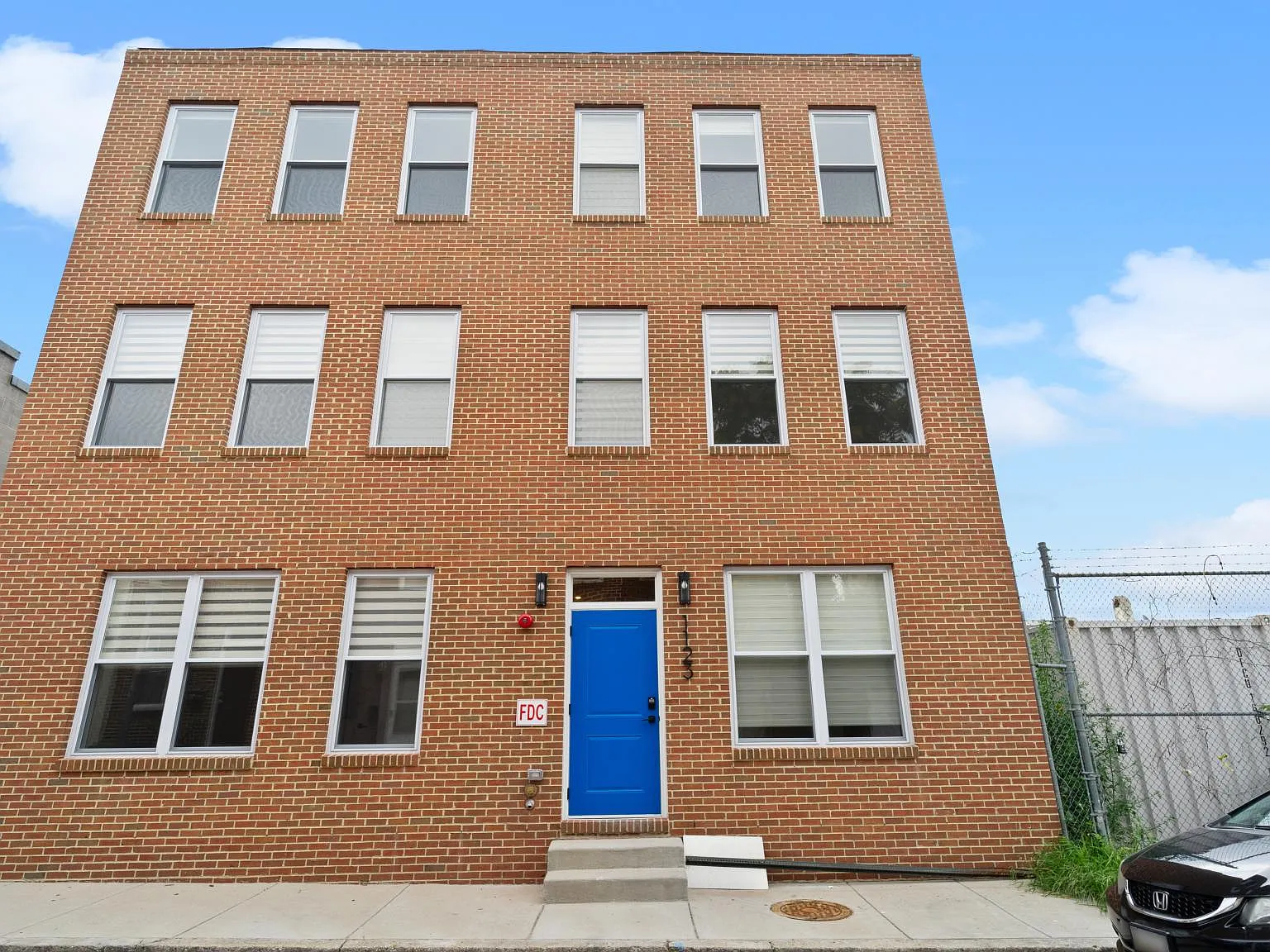 1 bed, 1.5 bath, 750 sqft, $1,600 — Photo 1