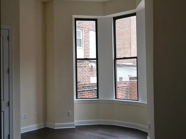 115 S 21st St #101 — Photo 6