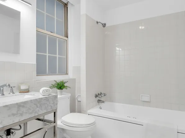 39 5th Avenue image 6 of 6