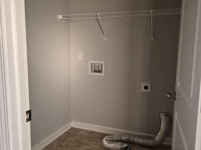 1506 Charcoal Ives Rd — Photo 28