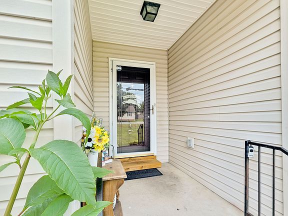 3rd image of 1406 Wrightford Dr