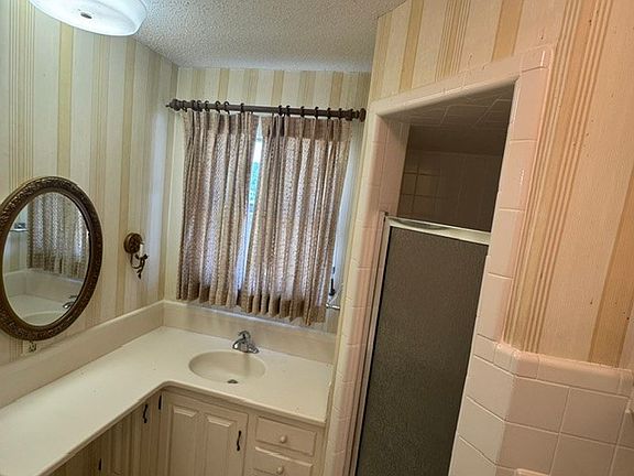 5th image of 1210 W Westhill Dr