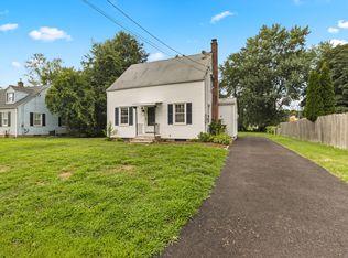 15 Ahern Ave, Windsor Locks, CT 06096
