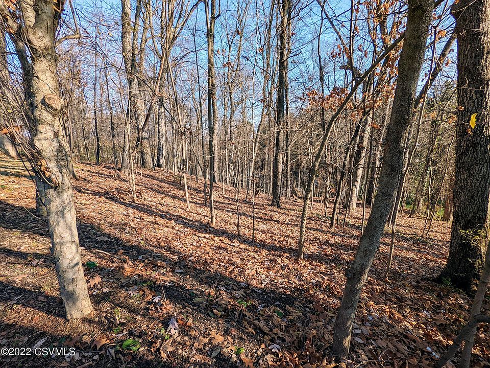 1st image of 2 Dogwood Ln