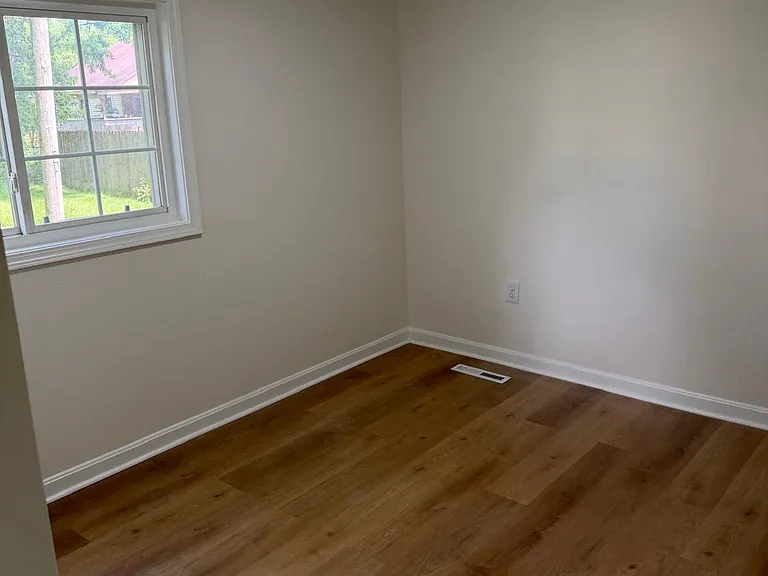 1892 Dyer Rd — Photo 19