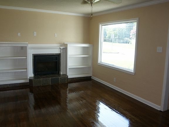 2nd image of 1145 Hill St